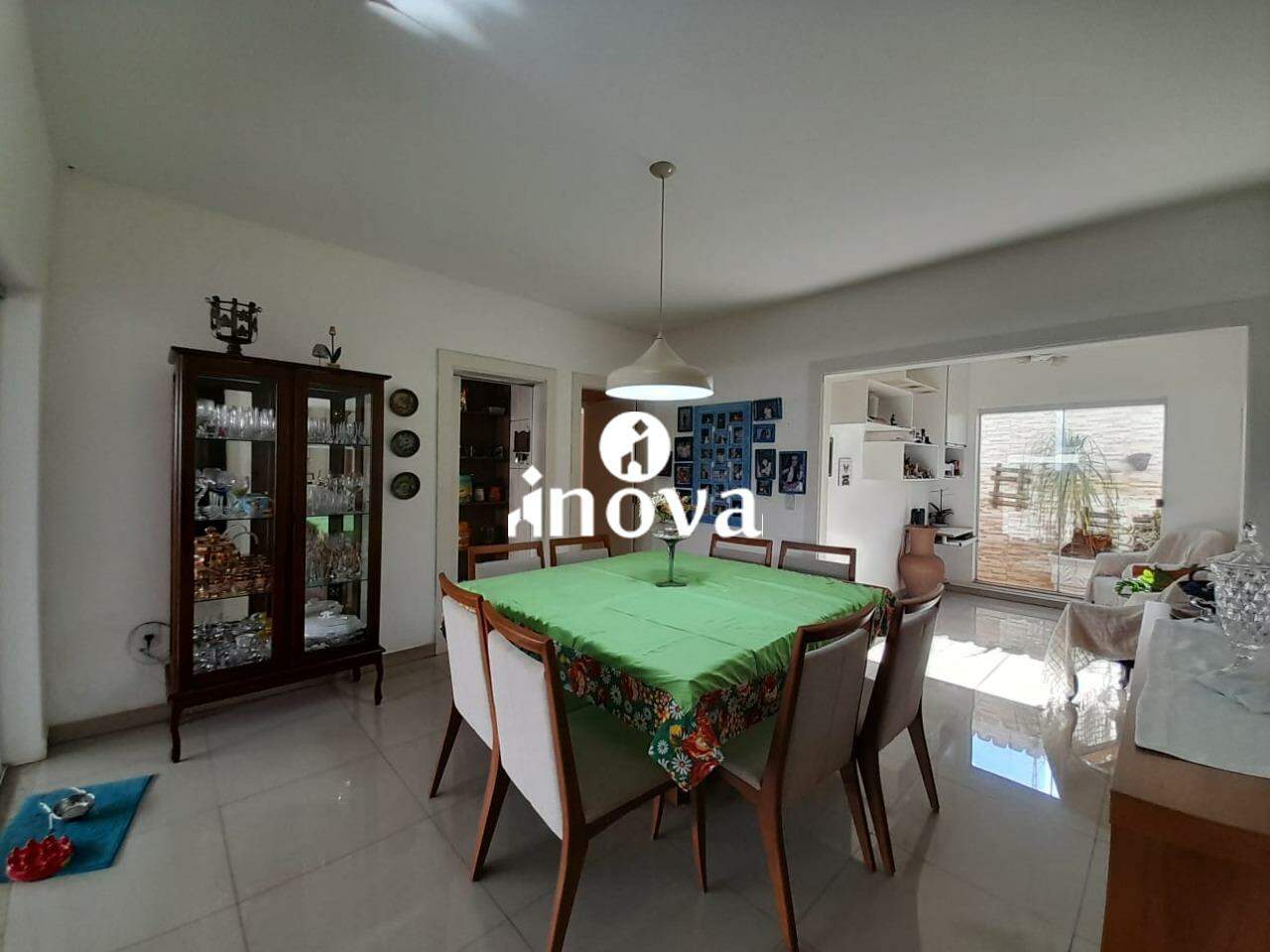 Casa à venda no Mercês: 
