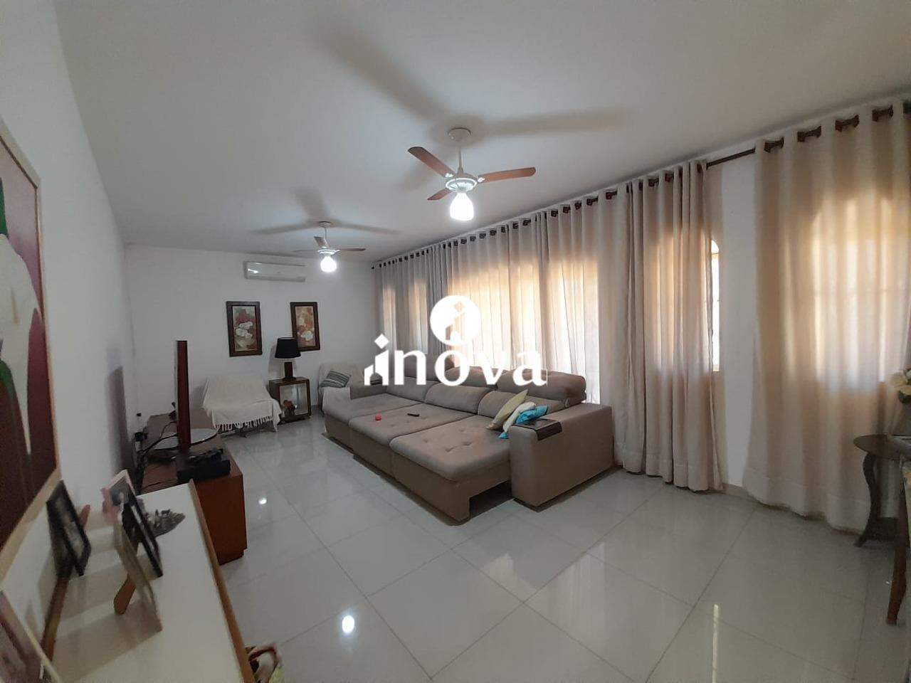 Casa à venda no Mercês: 