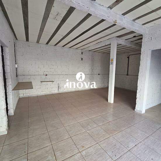 Sala ou Loja à venda no Santa Maria: 