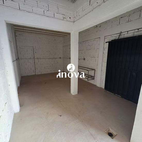 Sala ou Loja à venda no Santa Maria: 