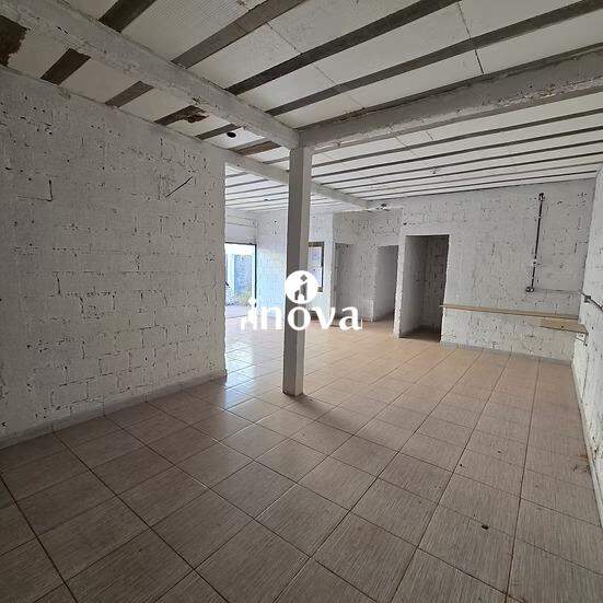 Sala ou Loja à venda no Santa Maria: 