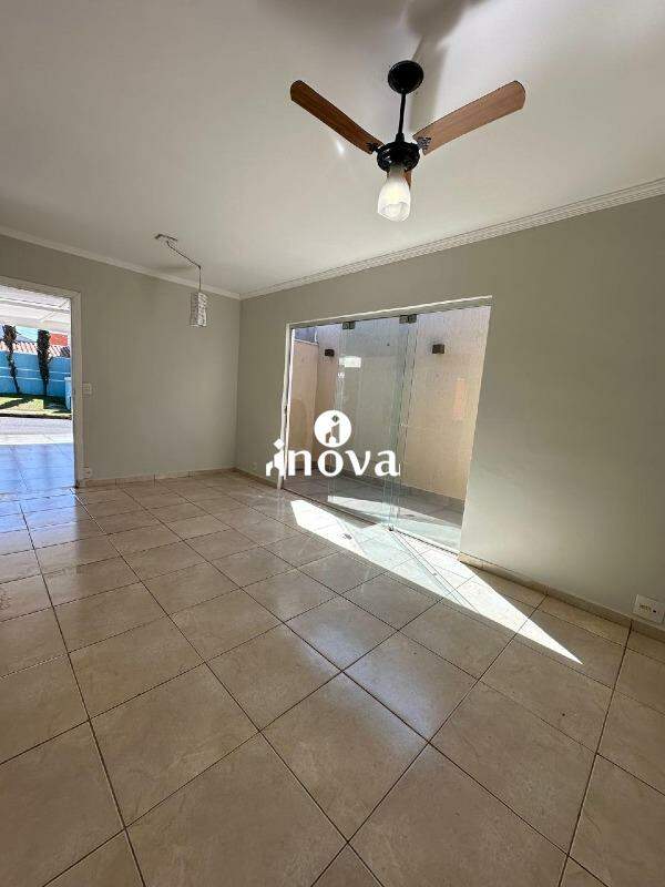 Casa Condomínio à venda no Portal Beija Flor: 