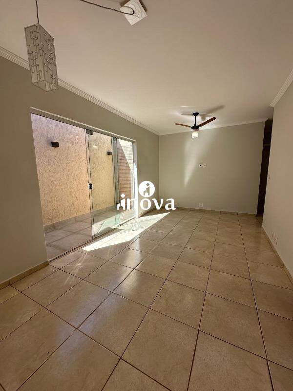 Casa Condomínio à venda no Portal Beija Flor: 