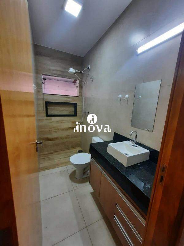 Casa à venda no Espanha, Residencial Jardim: 