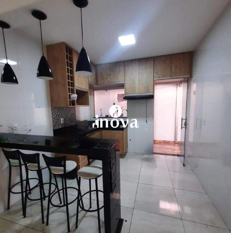 Casa à venda no Espanha, Residencial Jardim: 