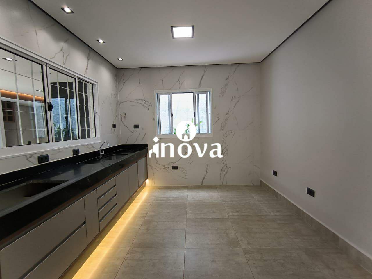 Casa à venda no Fabrício: 