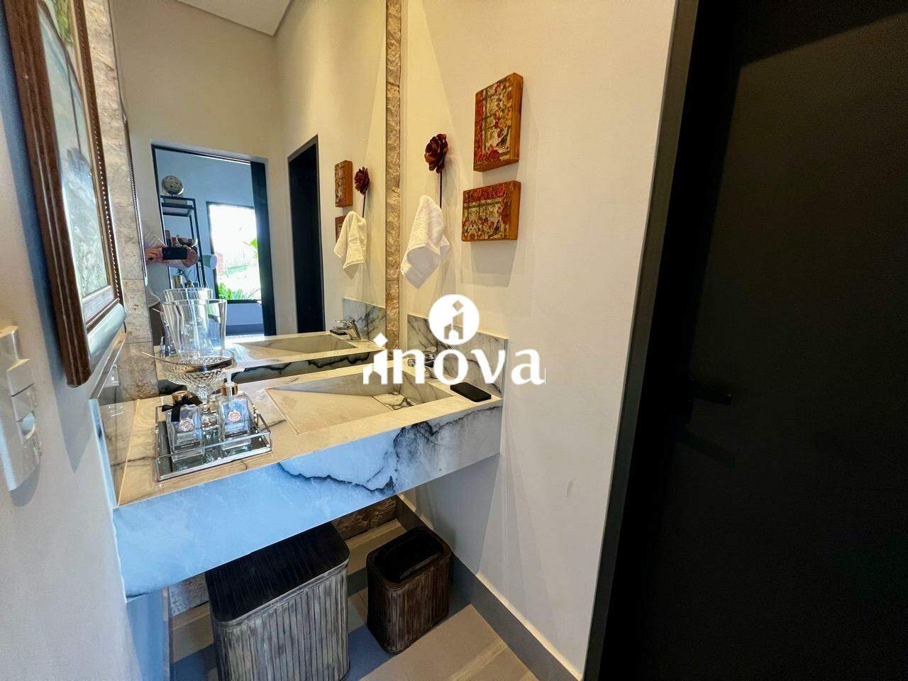 Casa Condomínio à venda no Estância dos Ipês: 