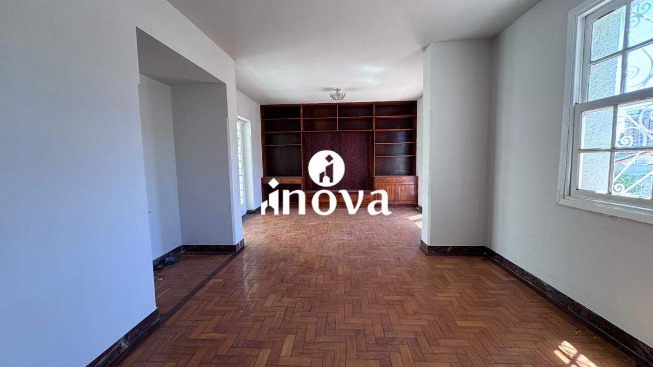 Casa Comercial à venda no Mercês: 