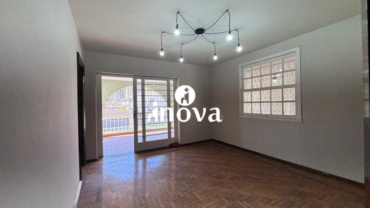 Casa Comercial à venda no Mercês: 