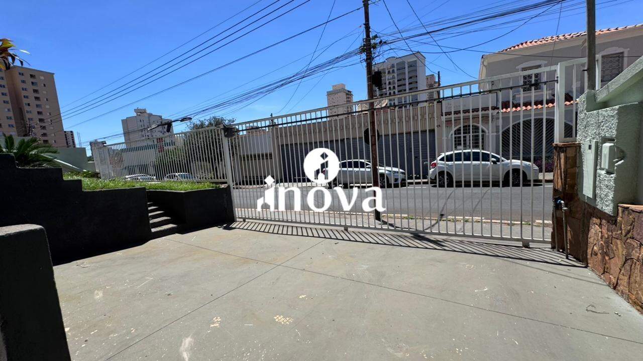 Casa Comercial à venda no Mercês: 