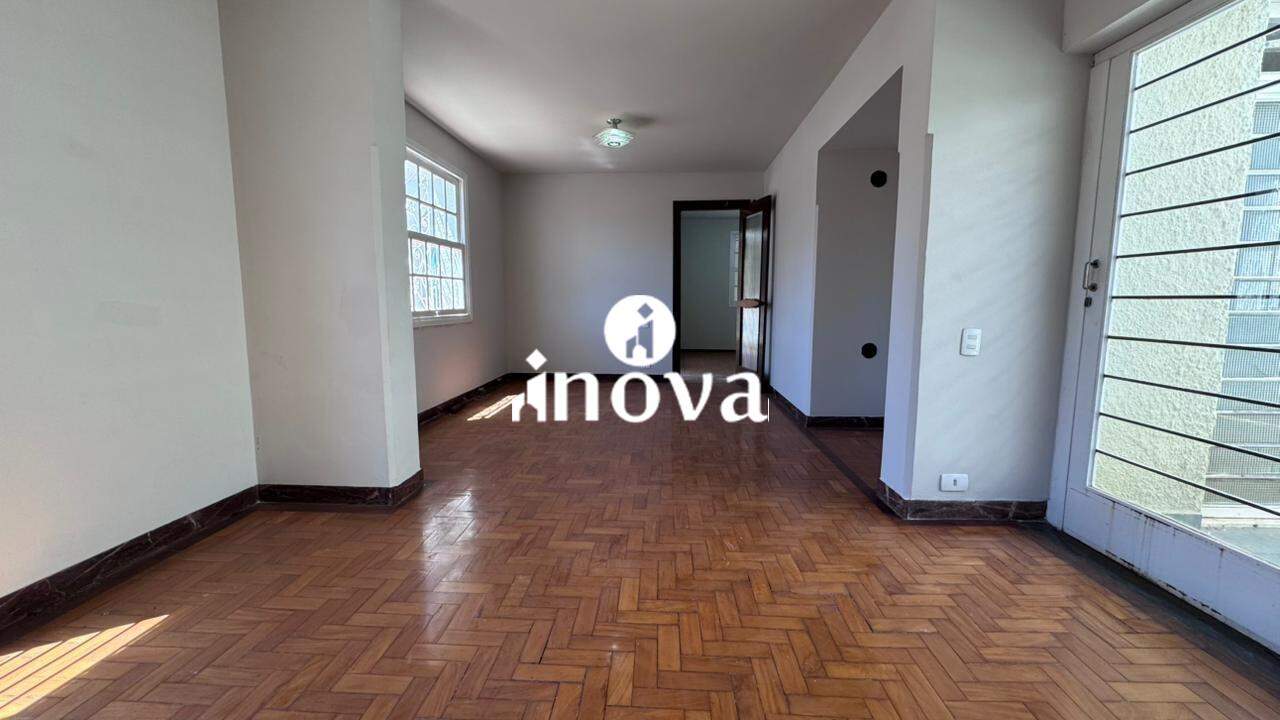 Casa Comercial à venda no Mercês: 