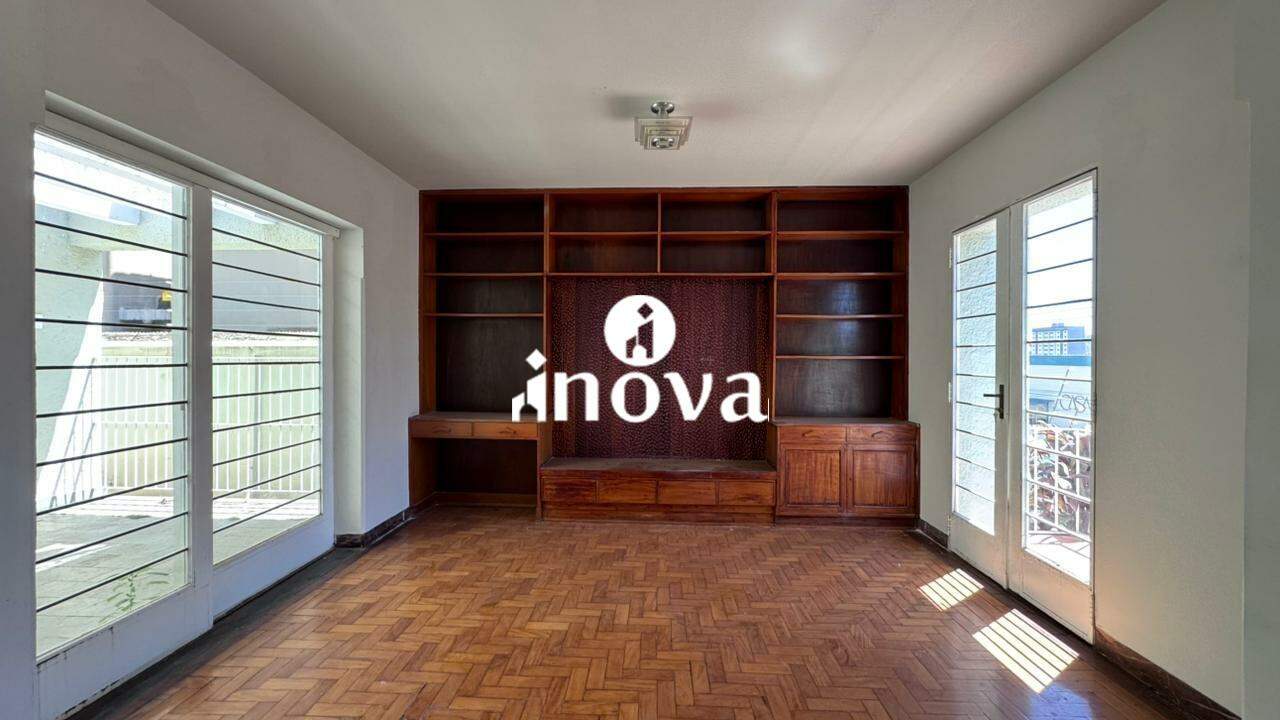 Casa Comercial à venda no Mercês: 