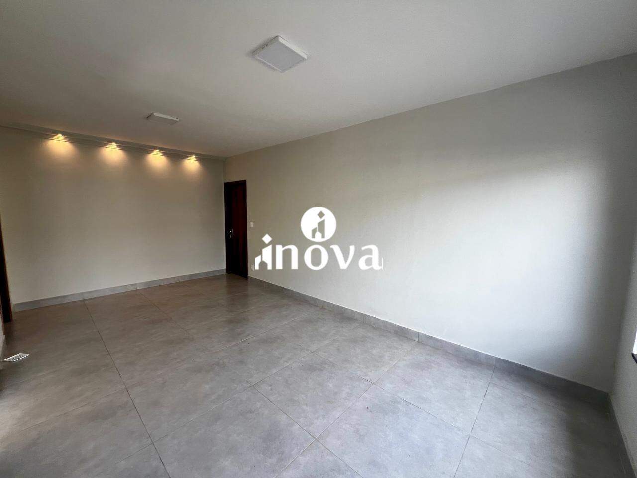 Casa à venda no Cássio Rezende: 