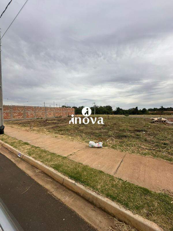 Terreno/Área à venda no Elvira, Residencial: 