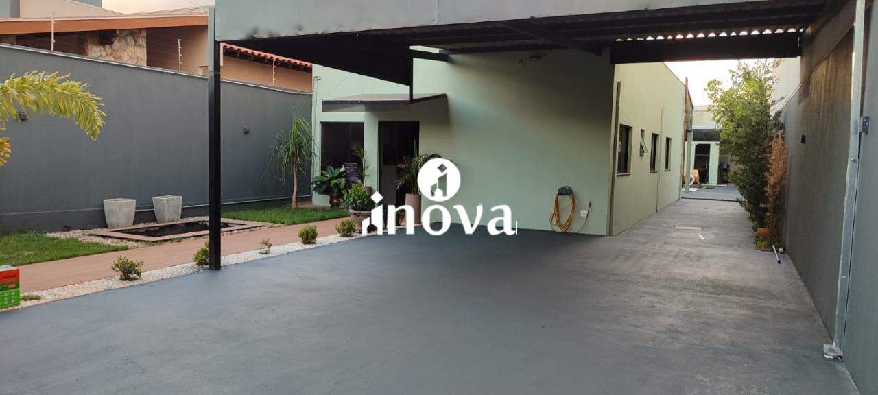 Casa à venda no Mercês: 