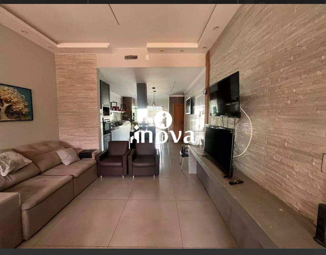 Casa à venda no Mercês: 