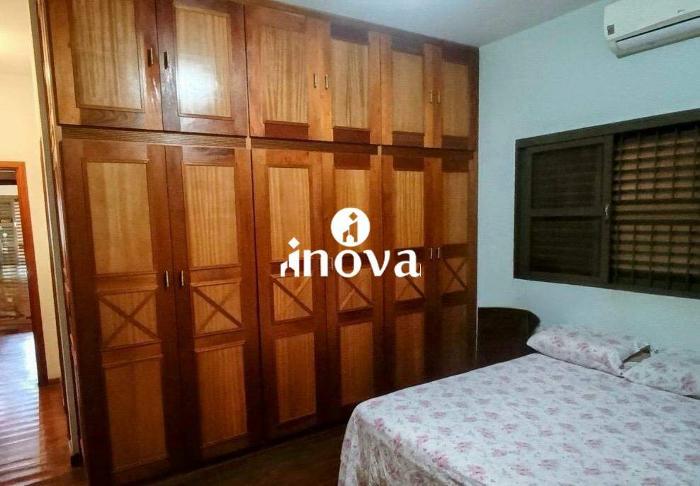 Casa Comercial à venda no Vila Olímpica: 