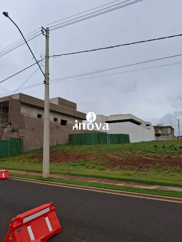 Terreno em Condomínio à venda no Damha III - Res. Uberaba: 