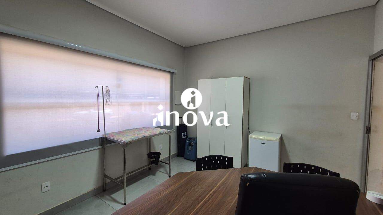 Casa Comercial à venda no Fabrício: 