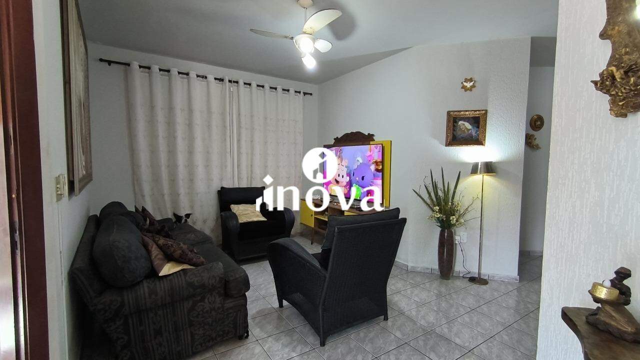 Casa à venda no Mercês: 