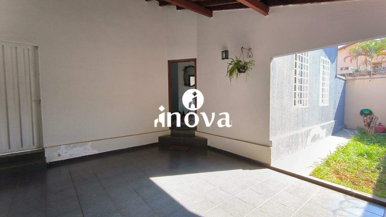 Casa à venda no Mercês: 