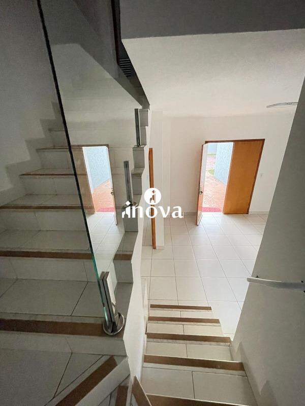 Casa Condomínio à venda no Mercês: 