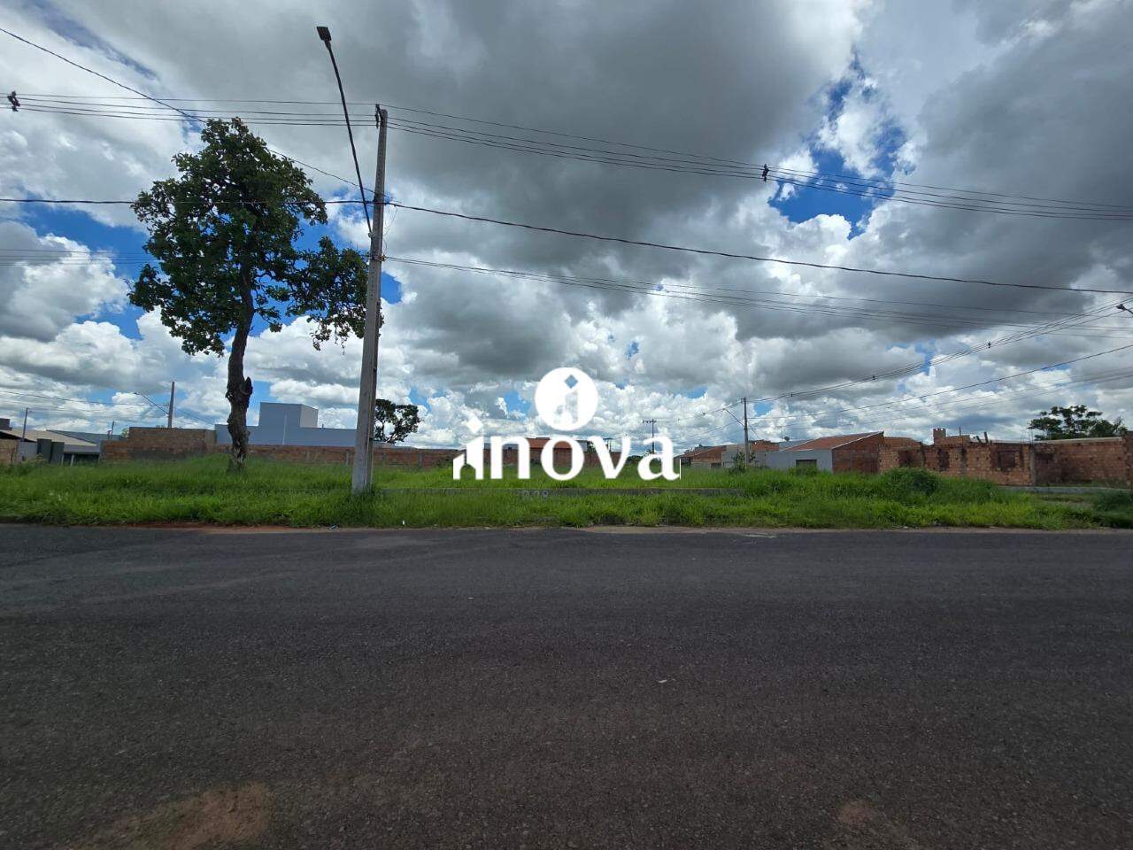 Terreno/Área à venda no Antônio Caiado, Residencial: 