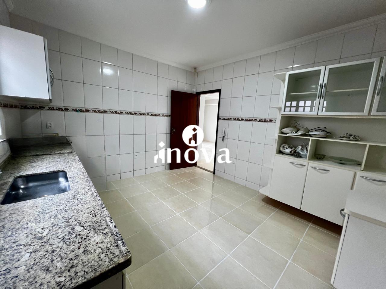 Casa à venda no Dom Eduardo - Jardim: 