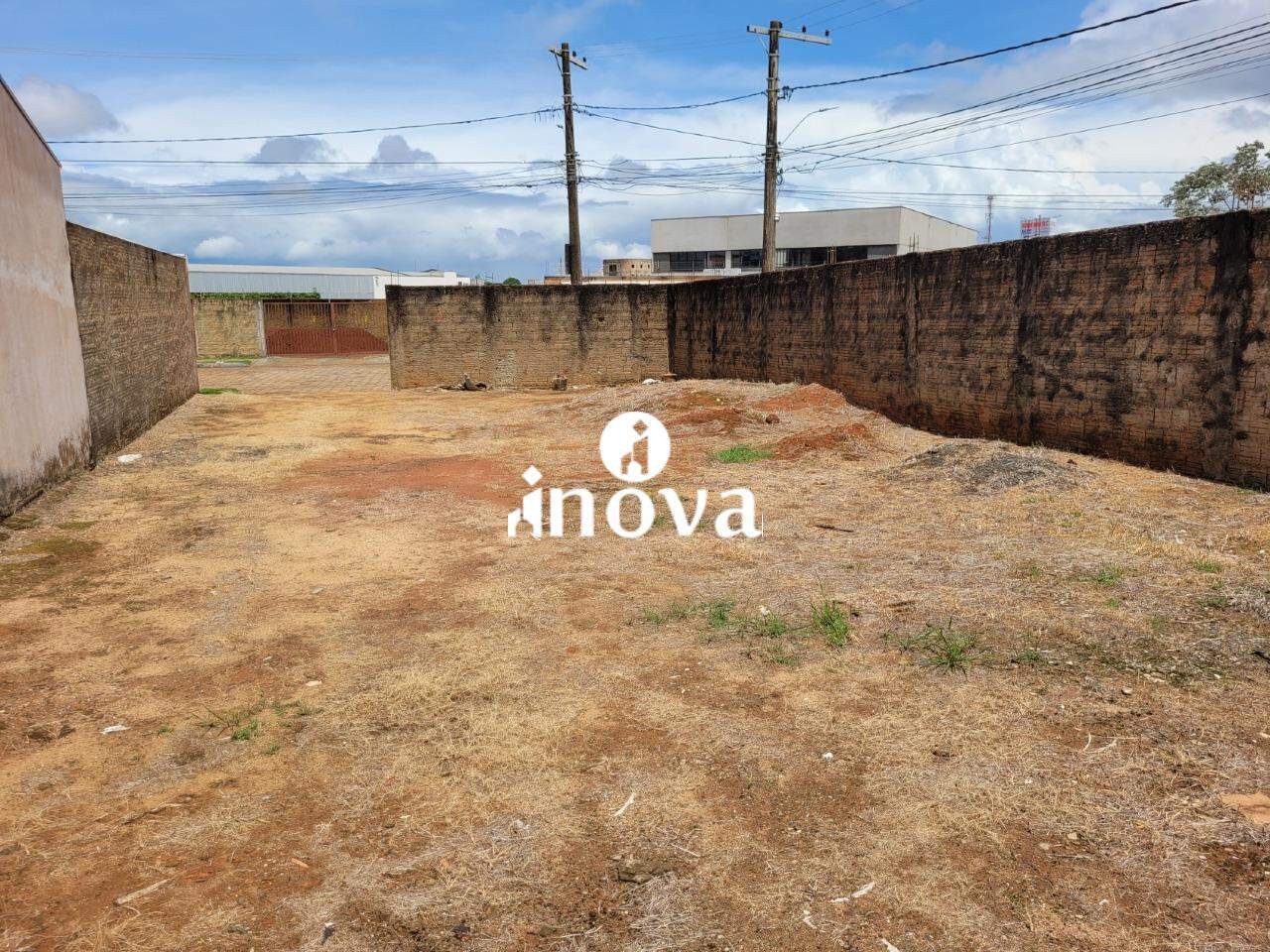 Terreno em Condomínio à venda no Santa Maria: 