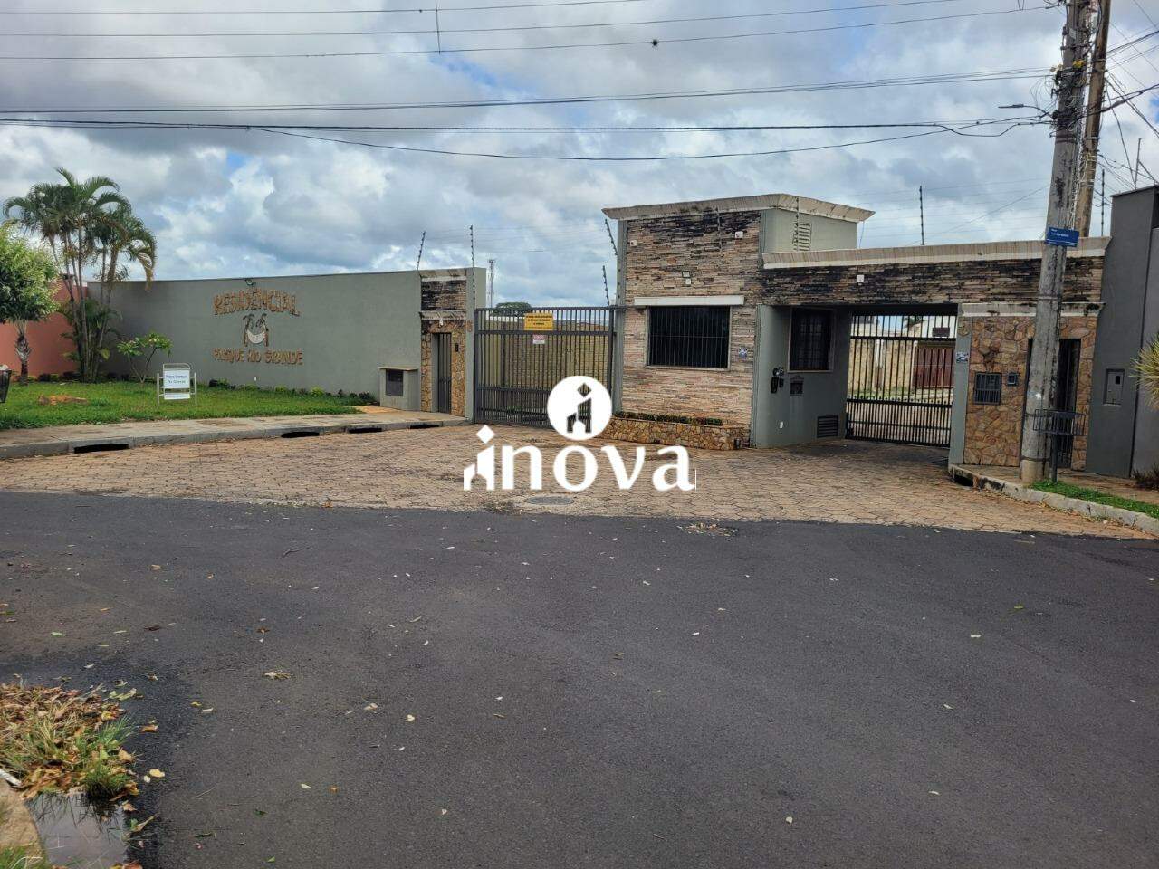 Terreno em Condomínio à venda no Santa Maria: 