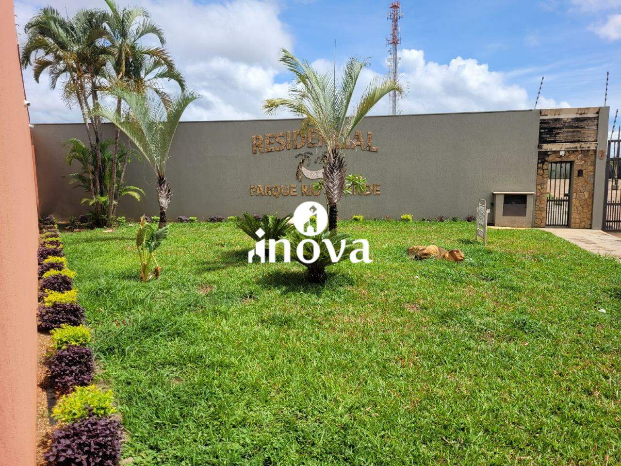Terreno em Condomínio à venda no Santa Maria: 