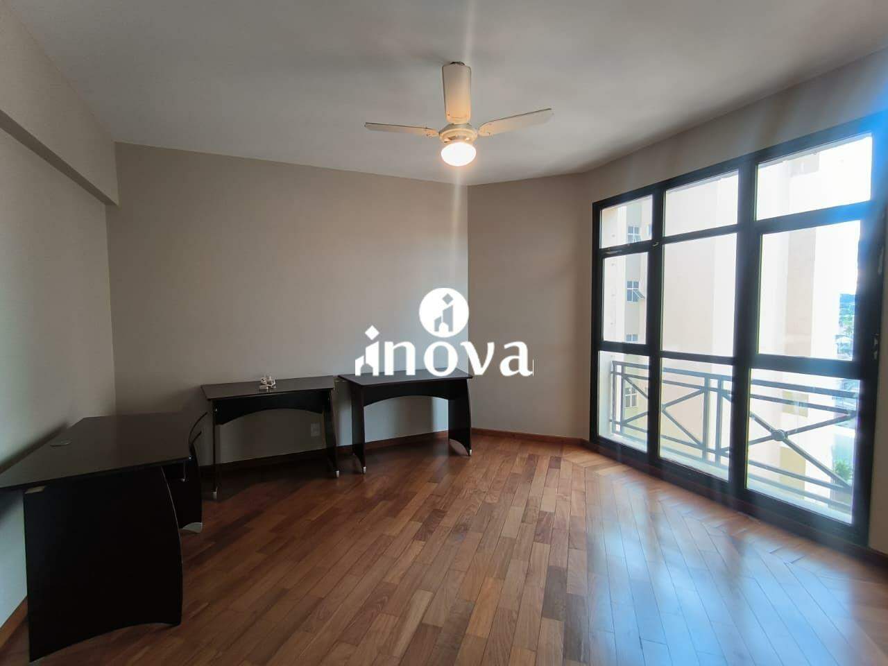 Apartamento à venda no Mercês: 