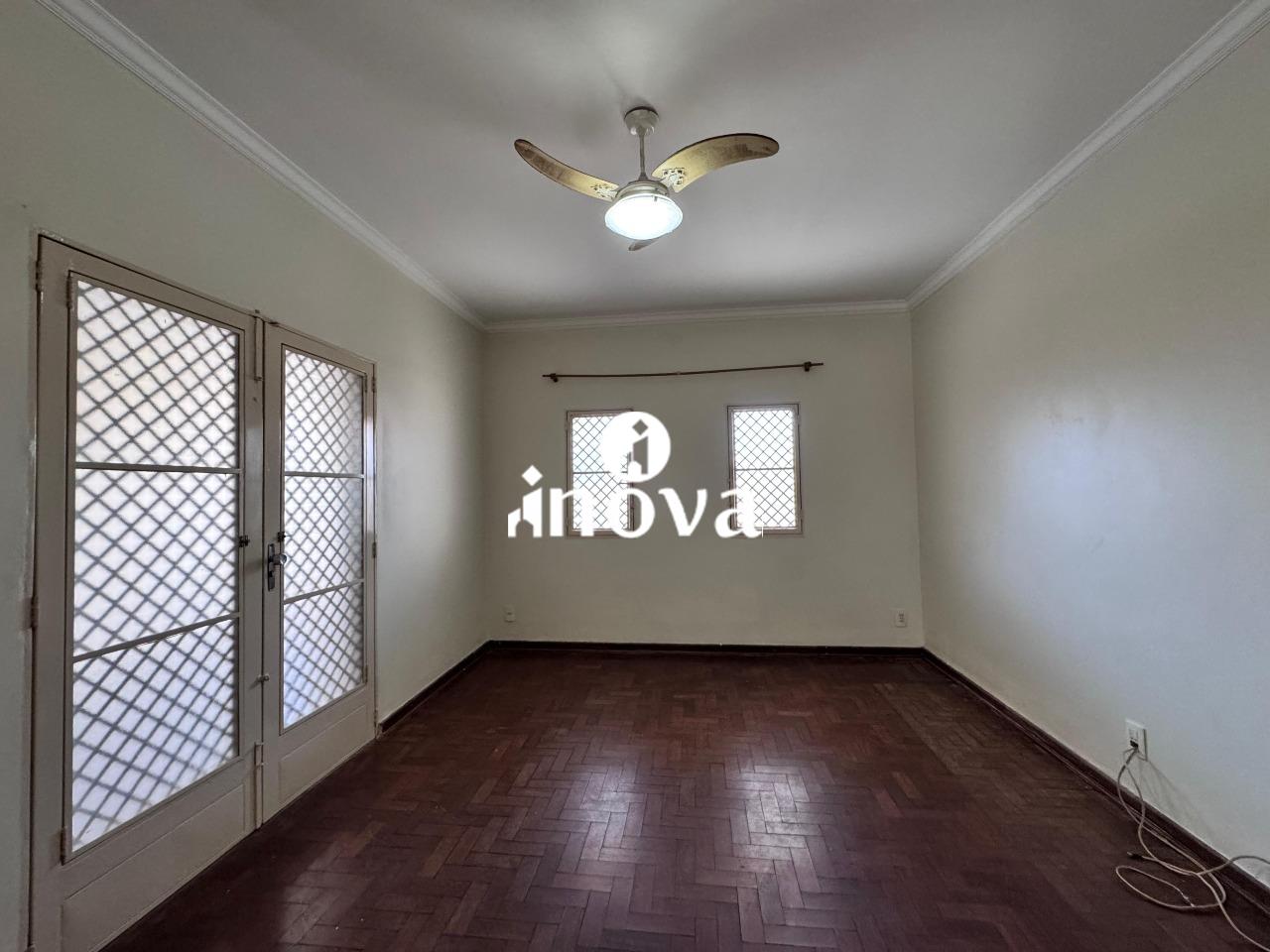 Casa à venda no Fabrício: 