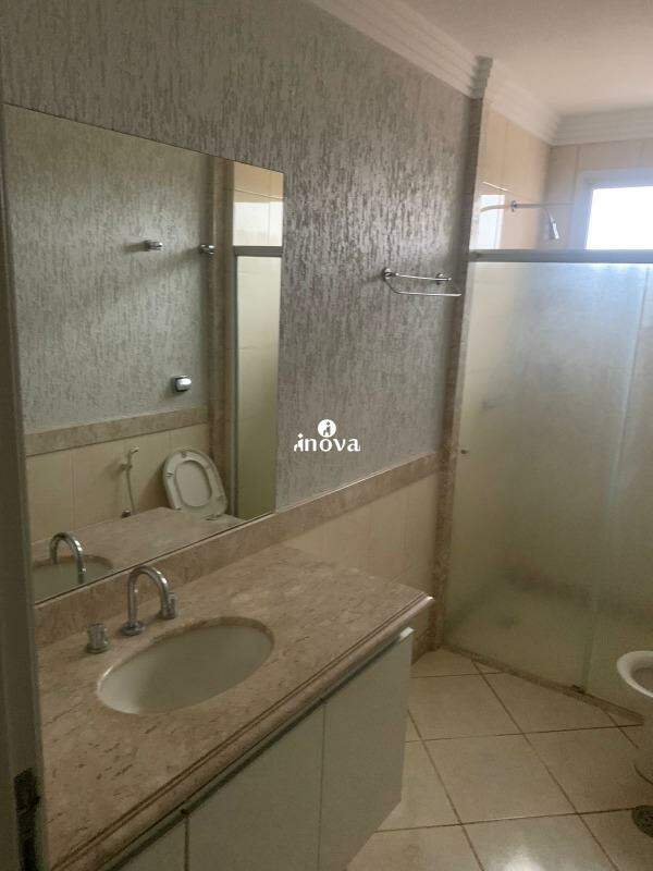 Apartamento à venda no Mercês: 