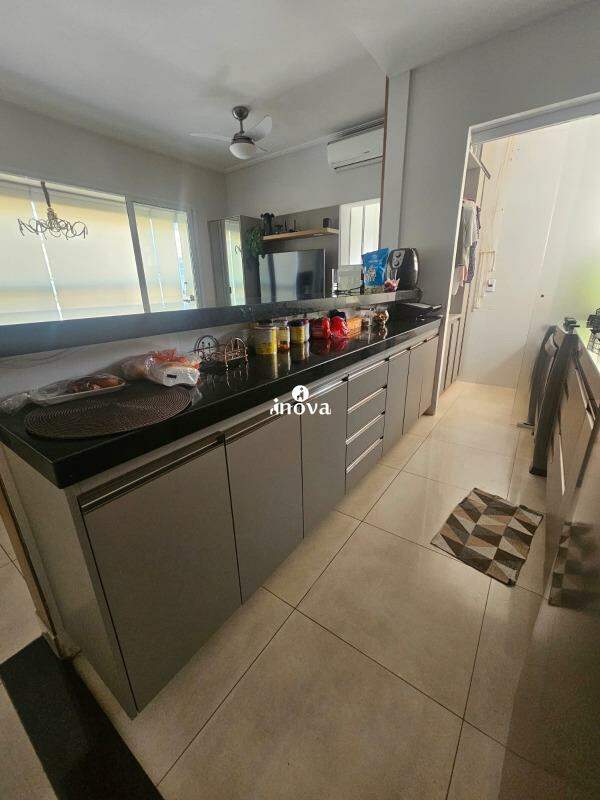 Apartamento à venda no Mercês: 