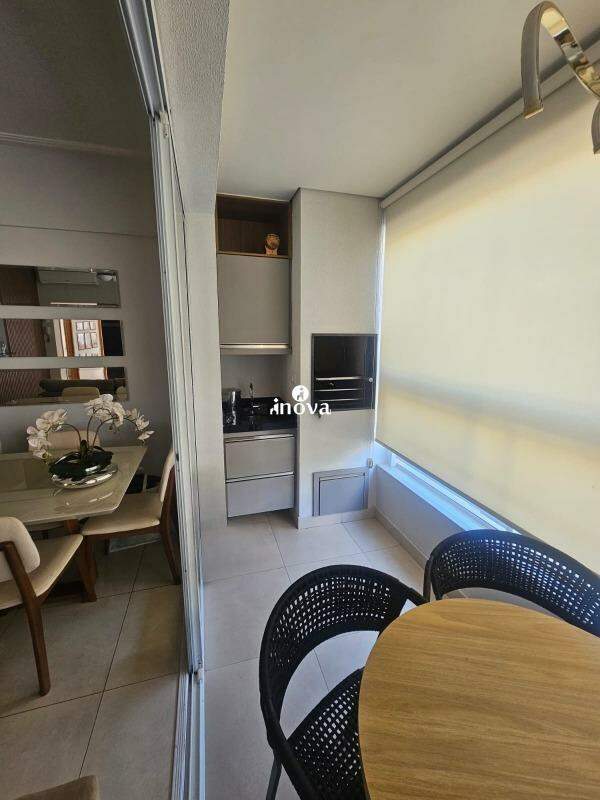 Apartamento à venda no Mercês: 