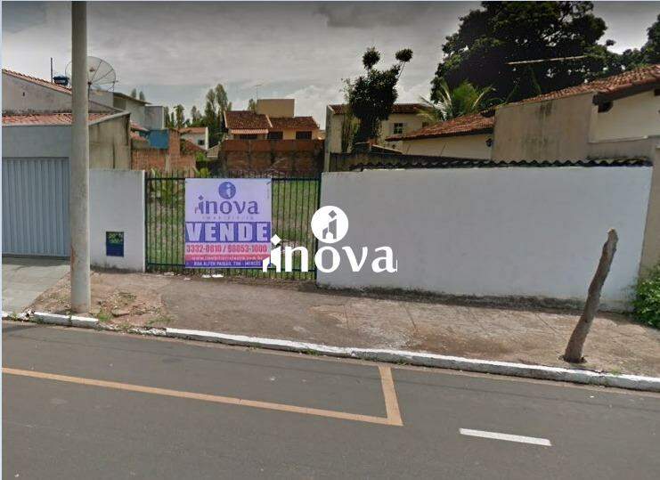 Terreno/Área à venda no Mercês: 