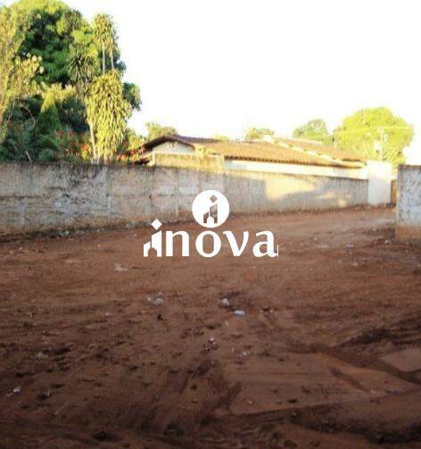 Terreno/Área à venda no Mercês: 