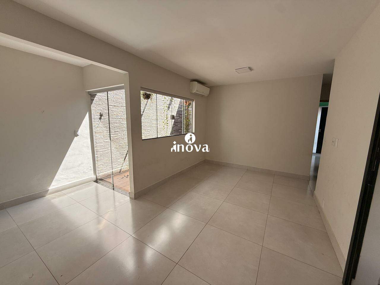 Casa Condomínio à venda no Portal Beija Flor: 