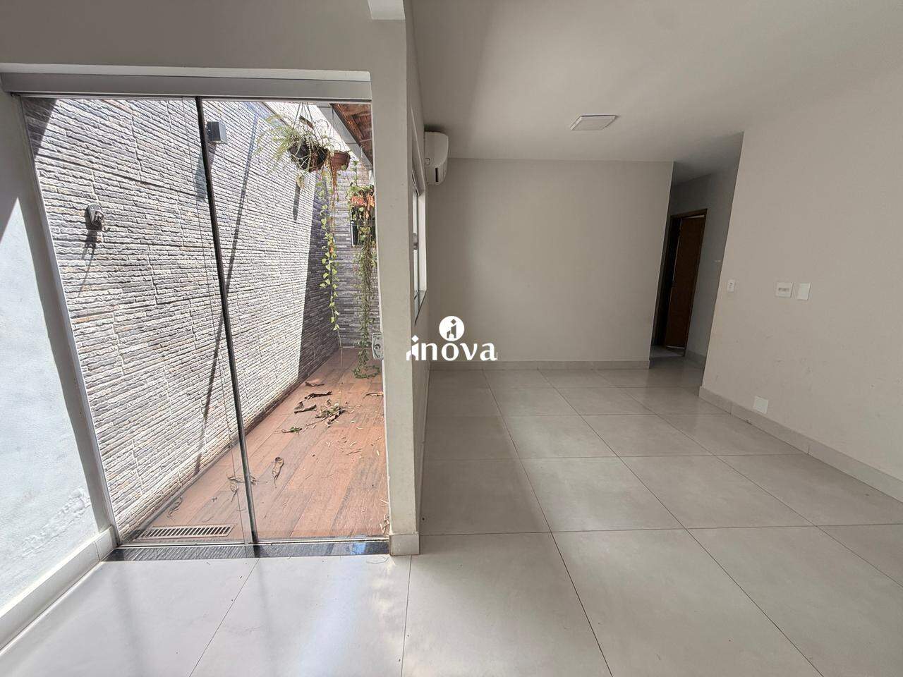 Casa Condomínio à venda no Portal Beija Flor: 