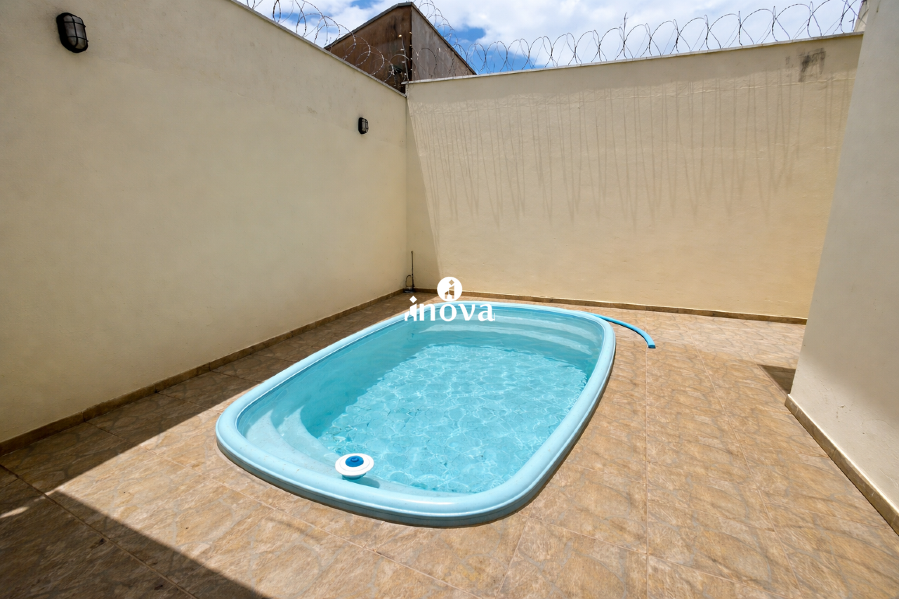 Casa à venda no Dom Eduardo - Jardim: 