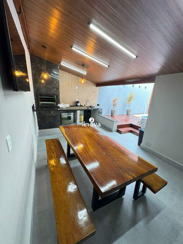 Casa à venda no Oneida Mendes: 
