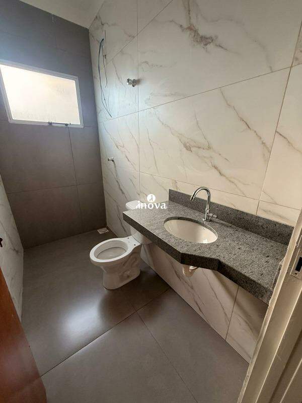 Casa à venda no Espanha, Residencial Jardim: 