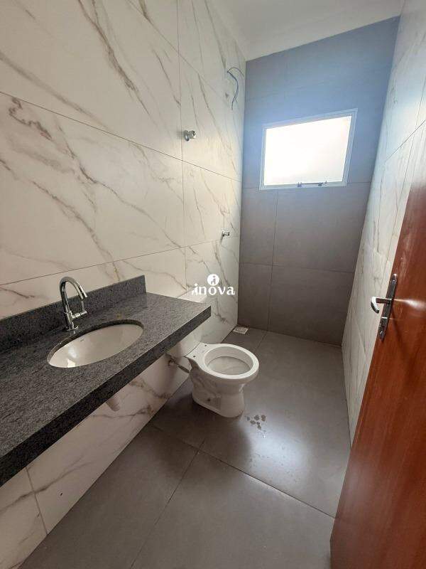Casa à venda no Espanha, Residencial Jardim: 