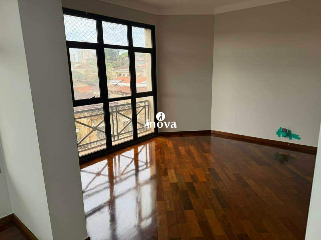 Apartamento à venda no Mercês: 