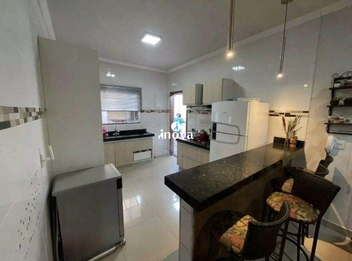 Casa à venda no Espanha, Residencial Jardim: 