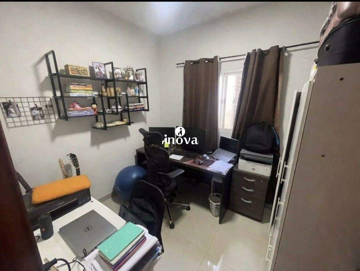 Casa à venda no Espanha, Residencial Jardim: 