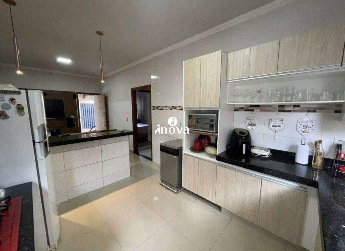 Casa à venda no Espanha, Residencial Jardim: 