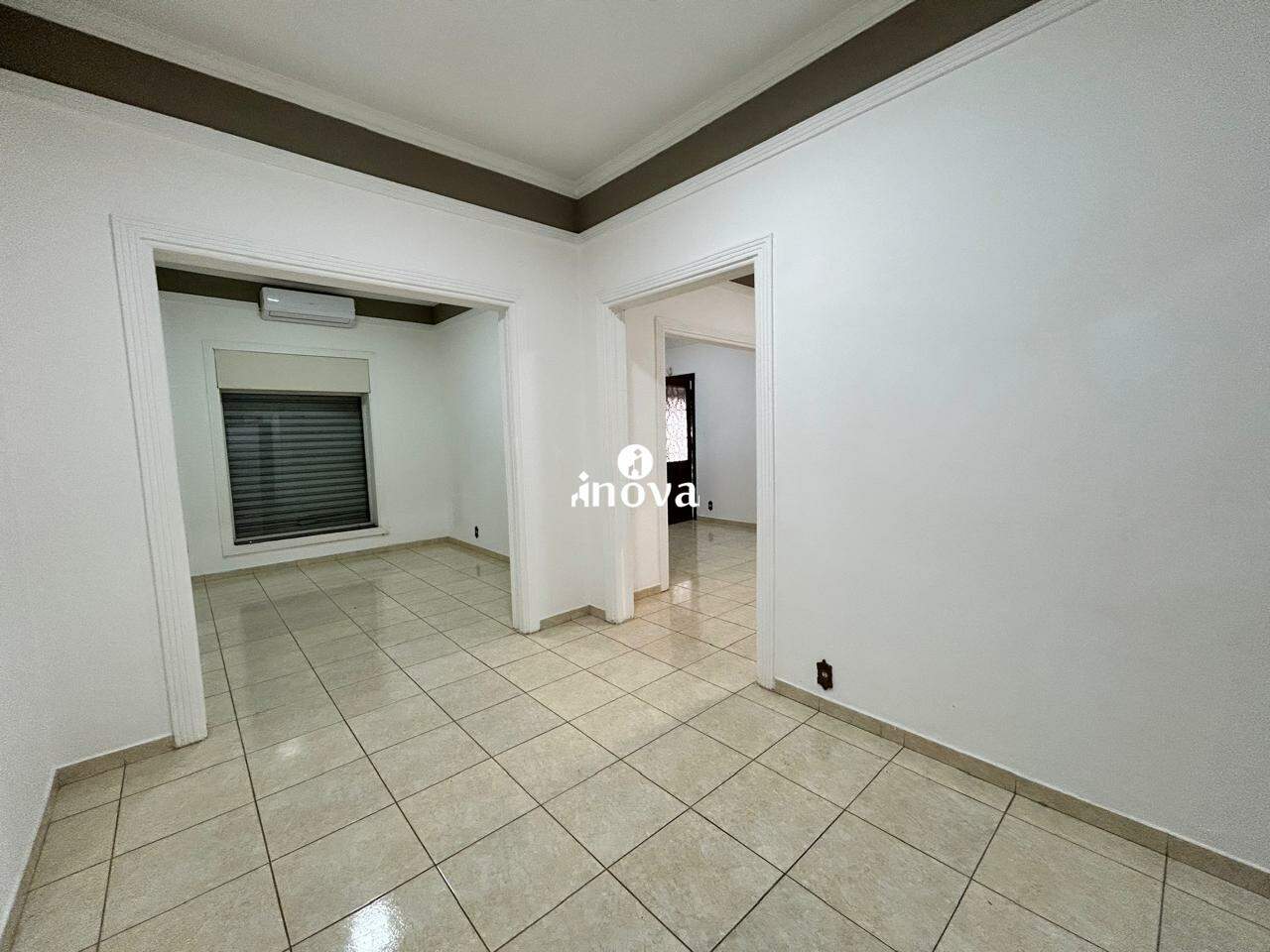 Casa Comercial à venda no Mercês: 