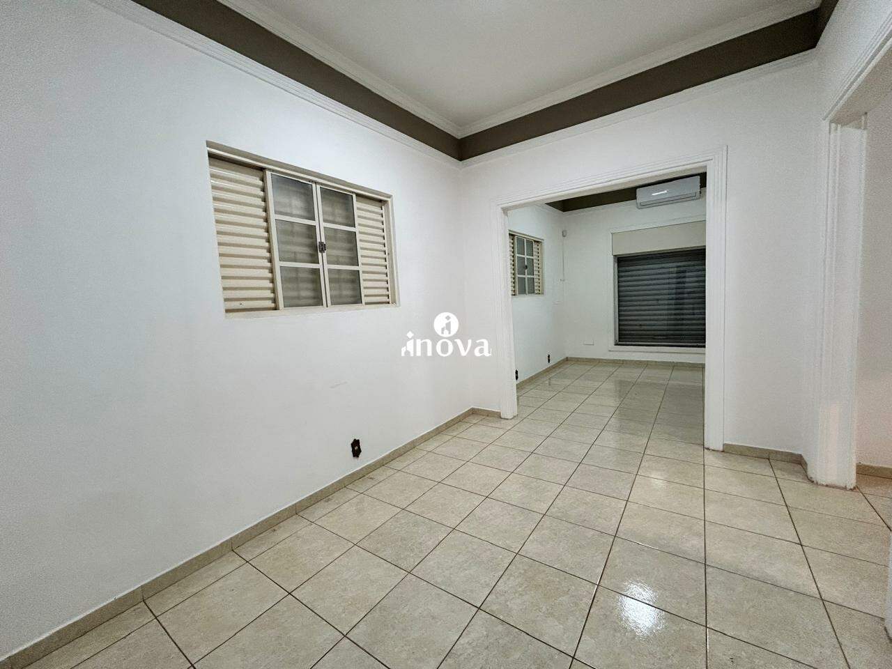 Casa Comercial à venda no Mercês: 